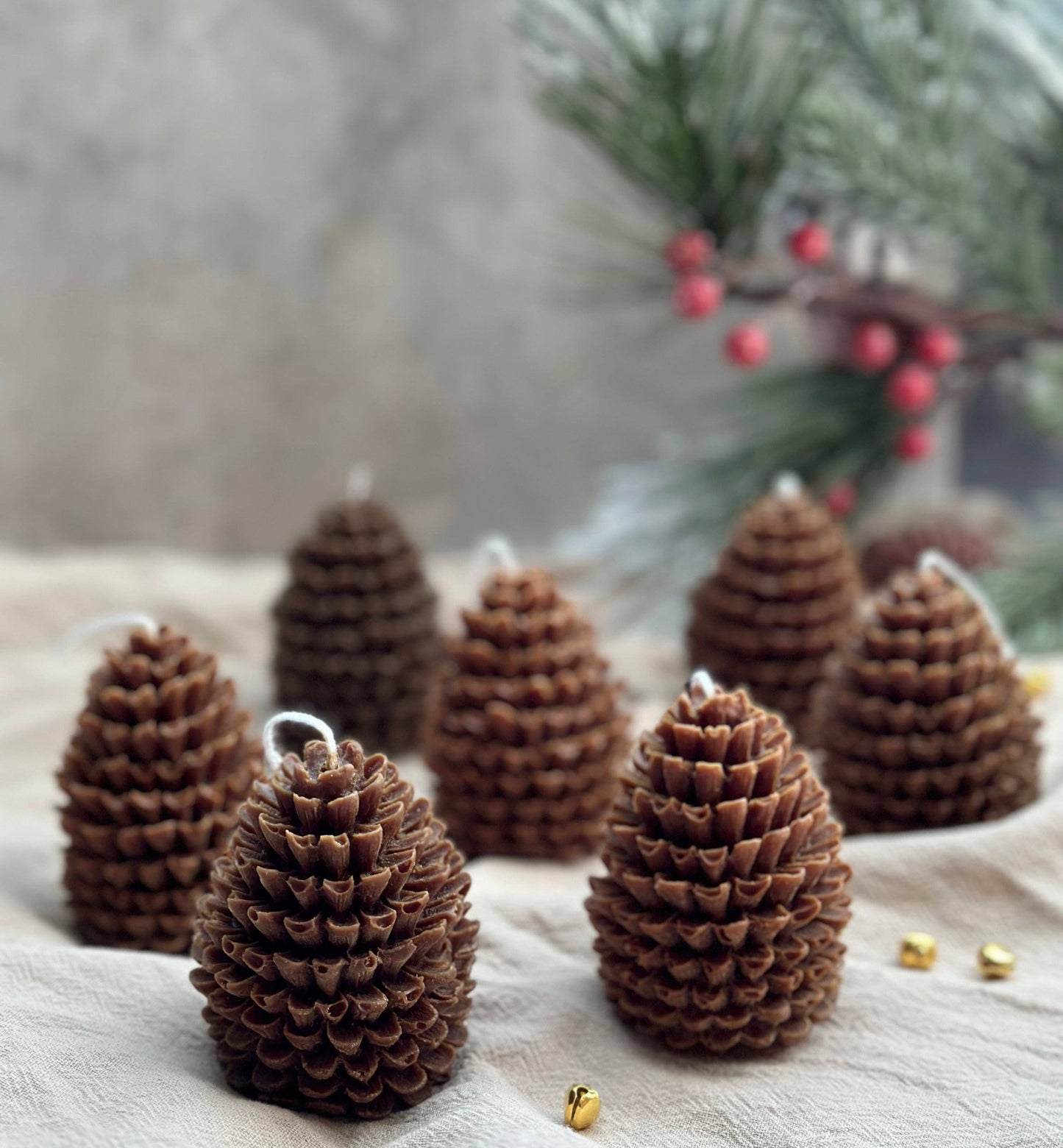 Classic Pine Cone Candle (1pc): Unscented