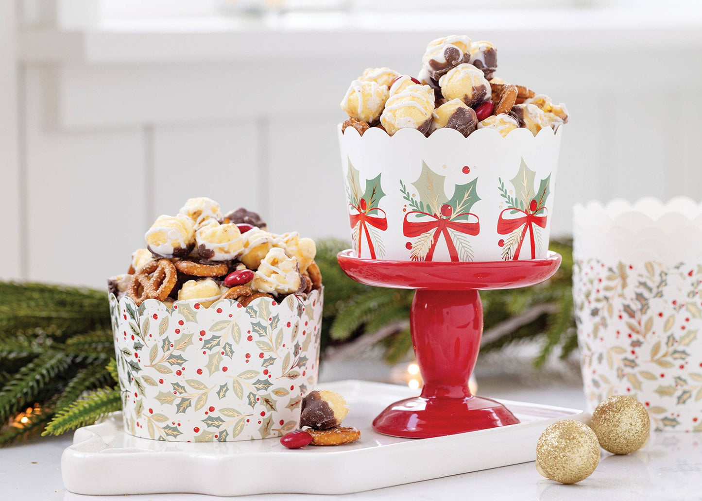 Foiled JUMBO Holly Bows 8 oz Baking Cups (40 ct)