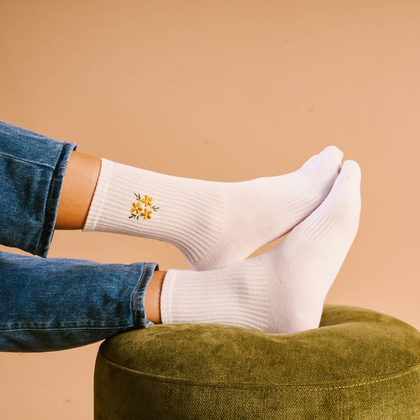 Embroidered Crew Socks-Floral Yellow