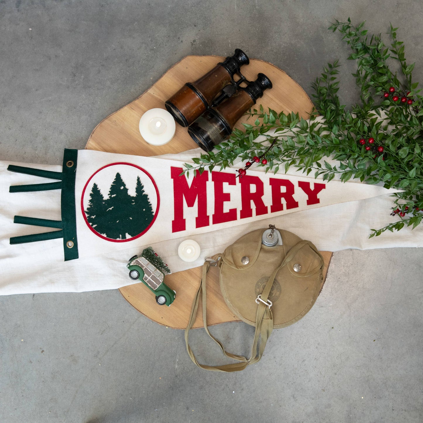 27" MERRY PENNANT