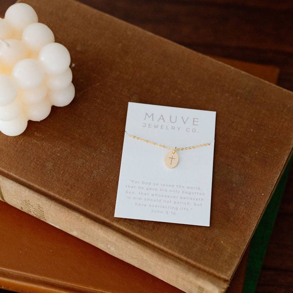 Cross Pendant Necklace: Silver / 19"