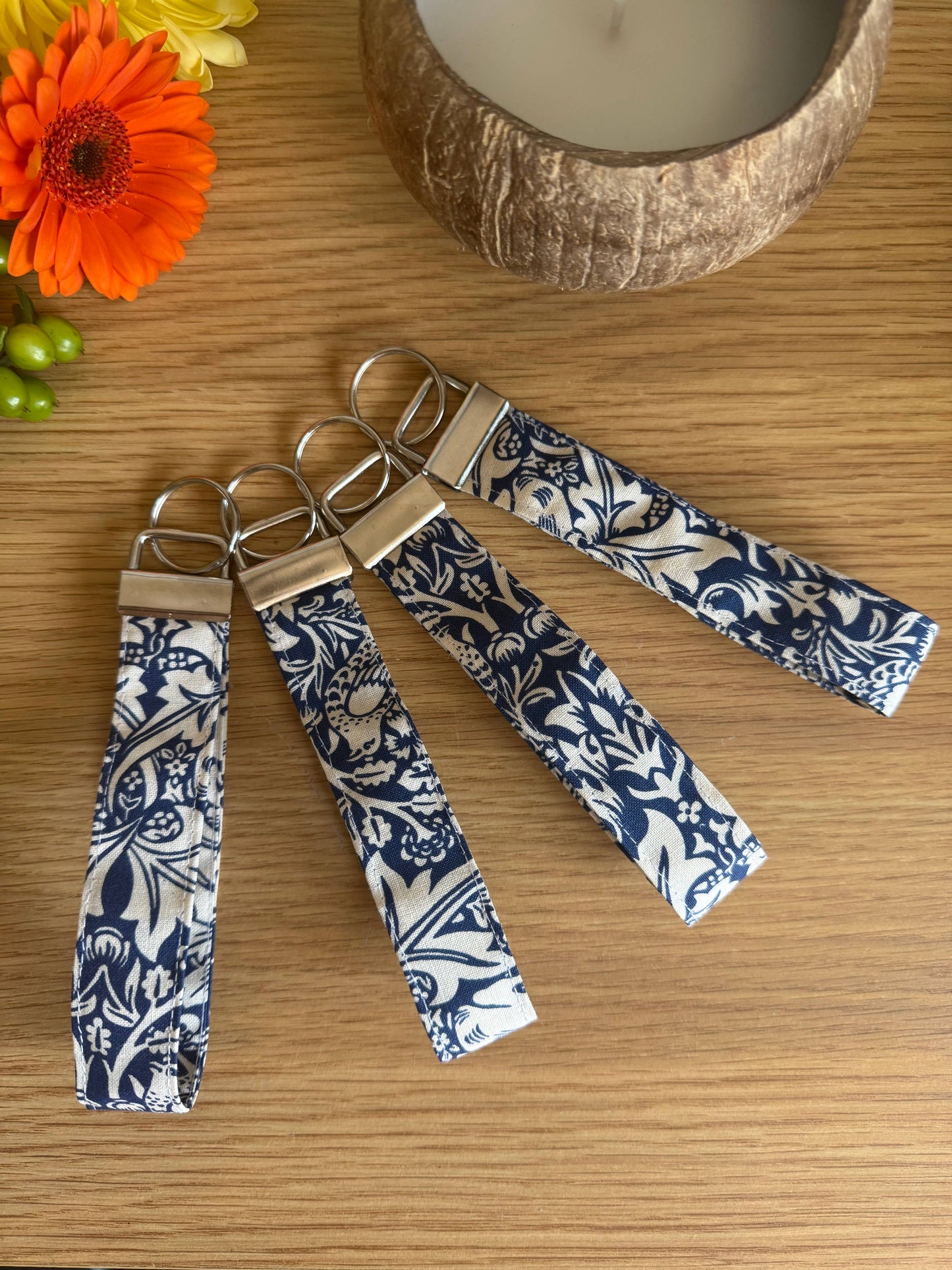 William Morris Wristlet keychain: Strawberry Thief