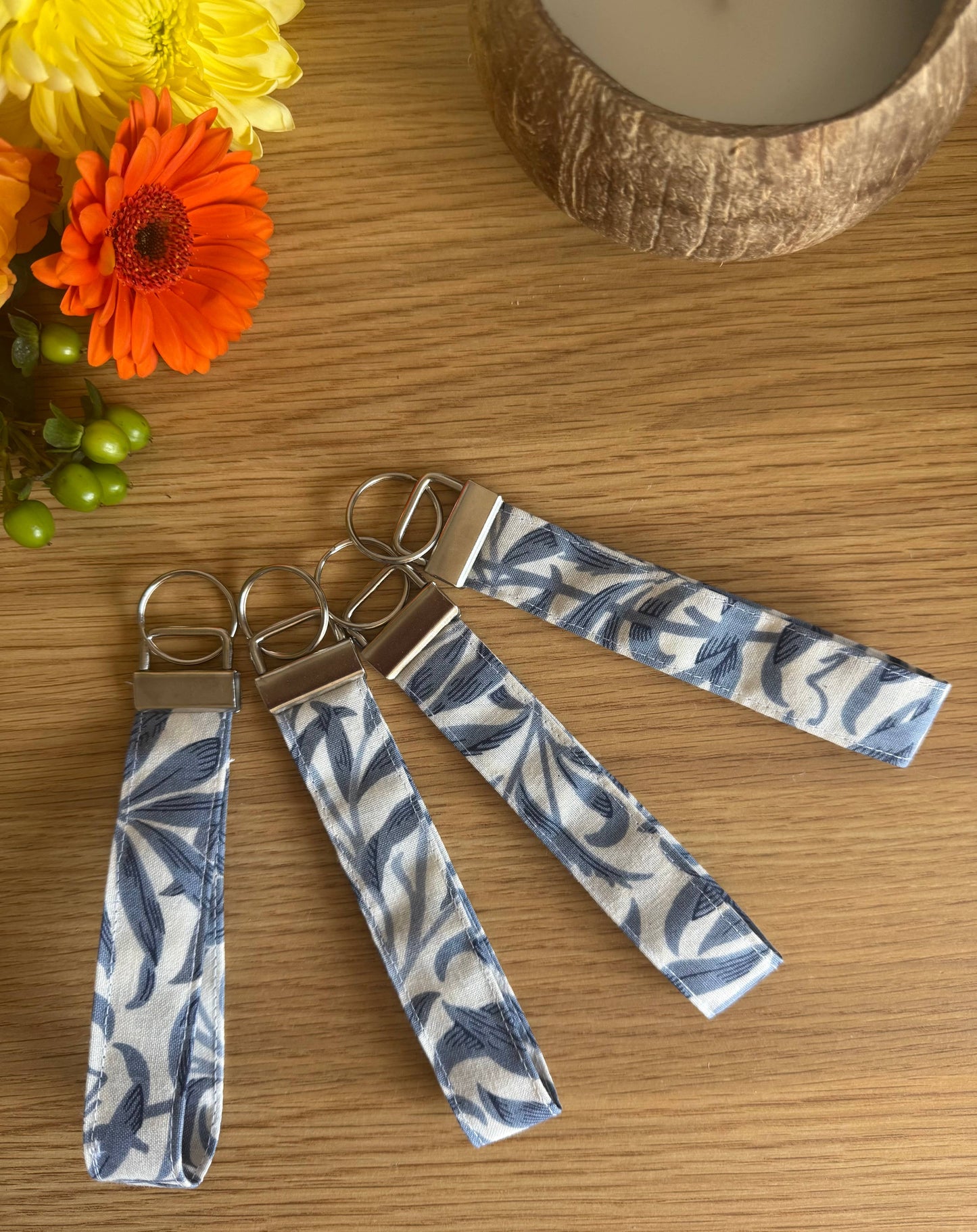 William Morris Wristlet keychain: Strawberry Thief
