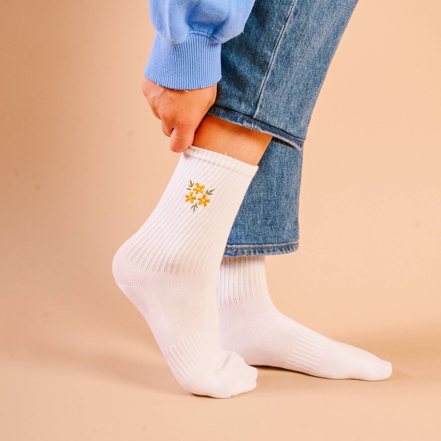 Embroidered Crew Socks-Floral Yellow
