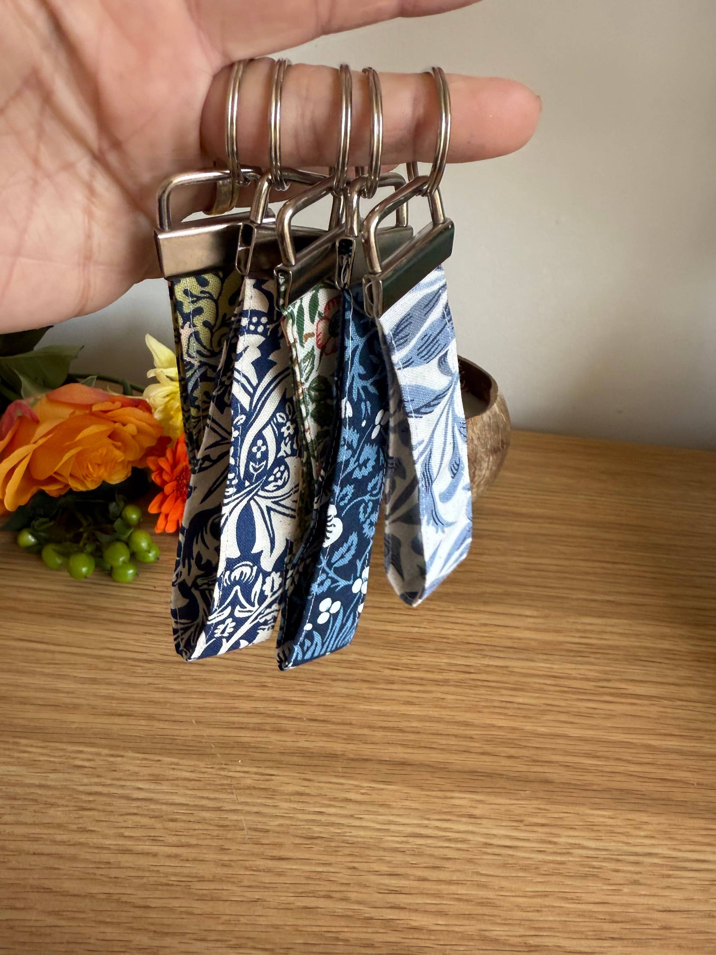 William Morris Wristlet keychain: Strawberry Thief