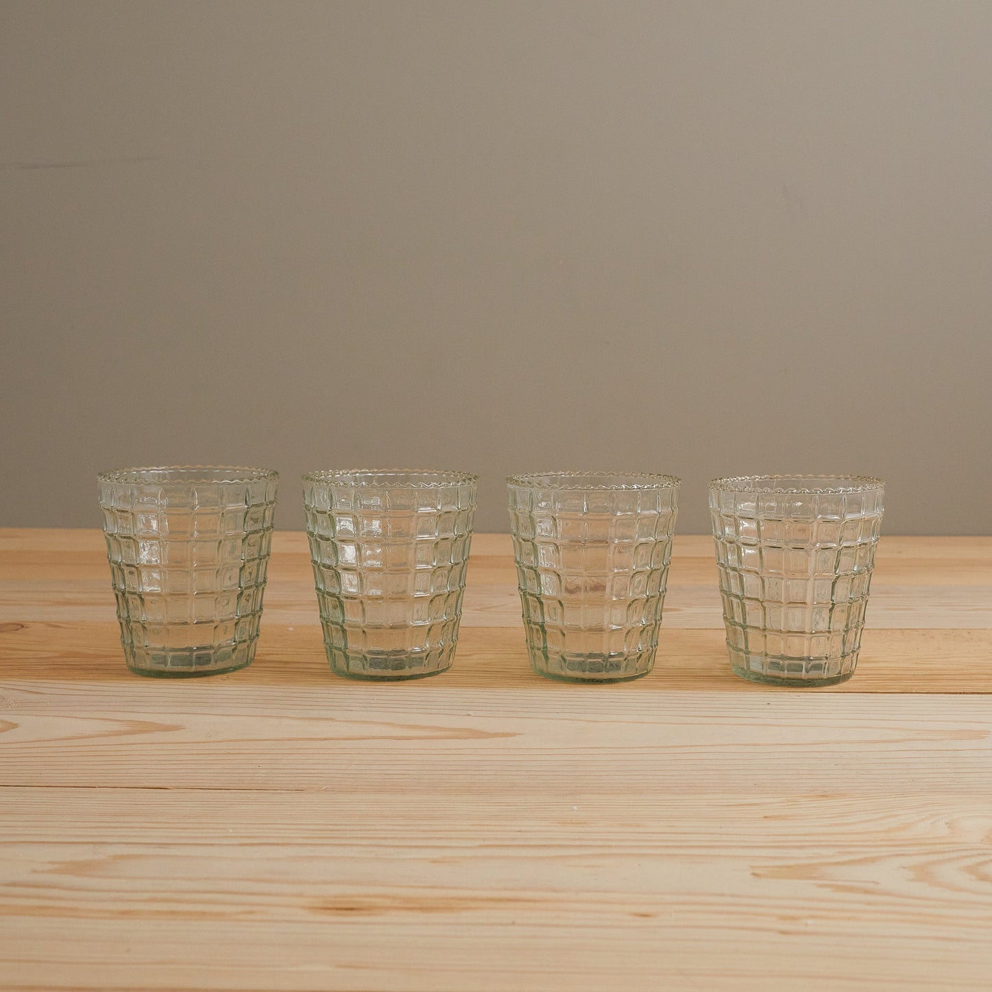 Ruffle Glass Lattice Tumbler