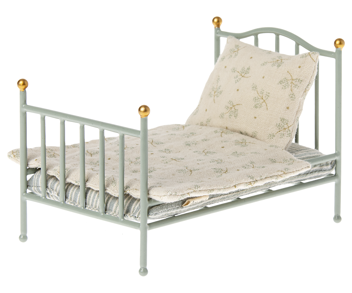 Vintage bed, Mouse -Mint