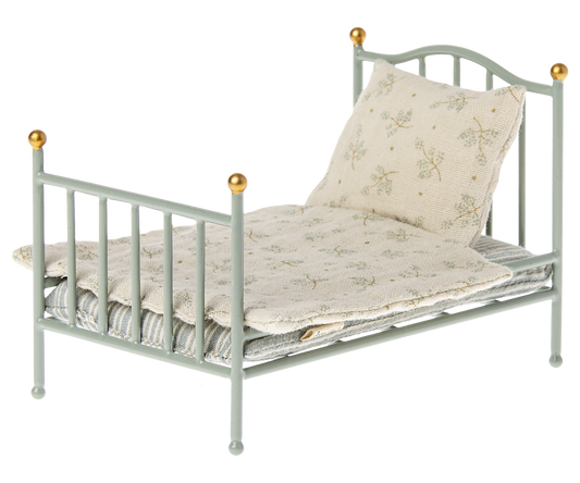 Vintage bed, Mouse -Mint
