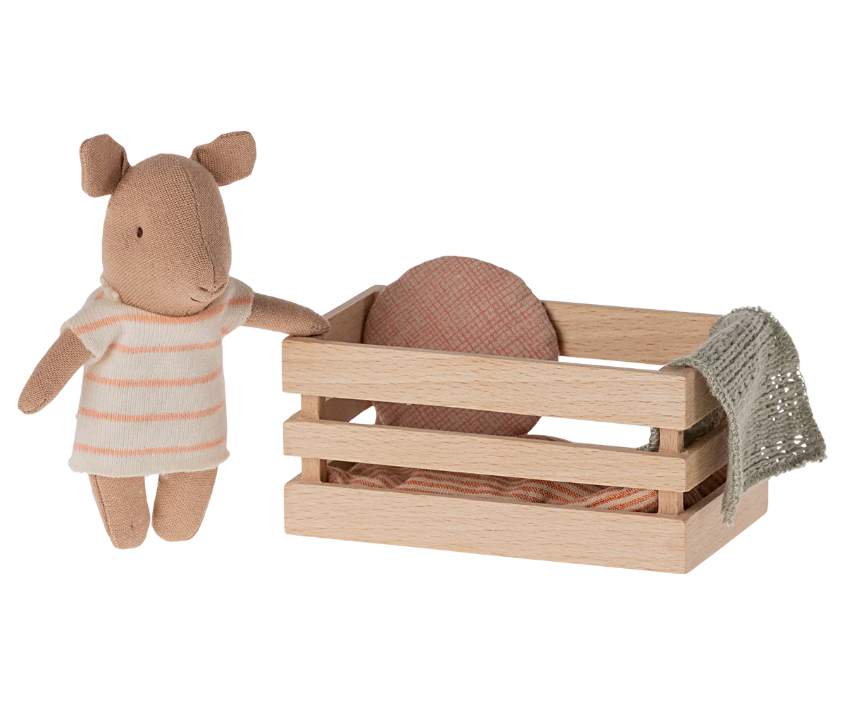 Pig, Baby in box - Girl