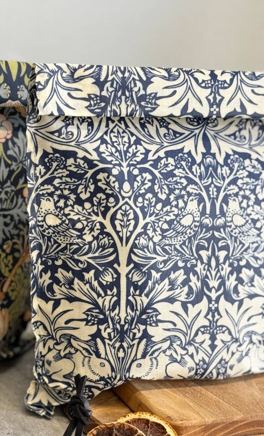 Beeswax Bag William Morris: Brother Rabbit