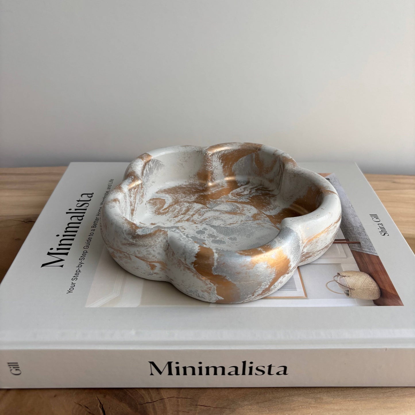 Petal - Floral Shape Dish | Jewelry Storage | Concrete Dish: Off-White Gold & Silver