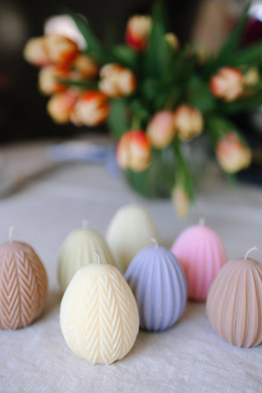 Easter egg candle box, Easter Decor, Tabletop decor: Gradient beige / Unscented