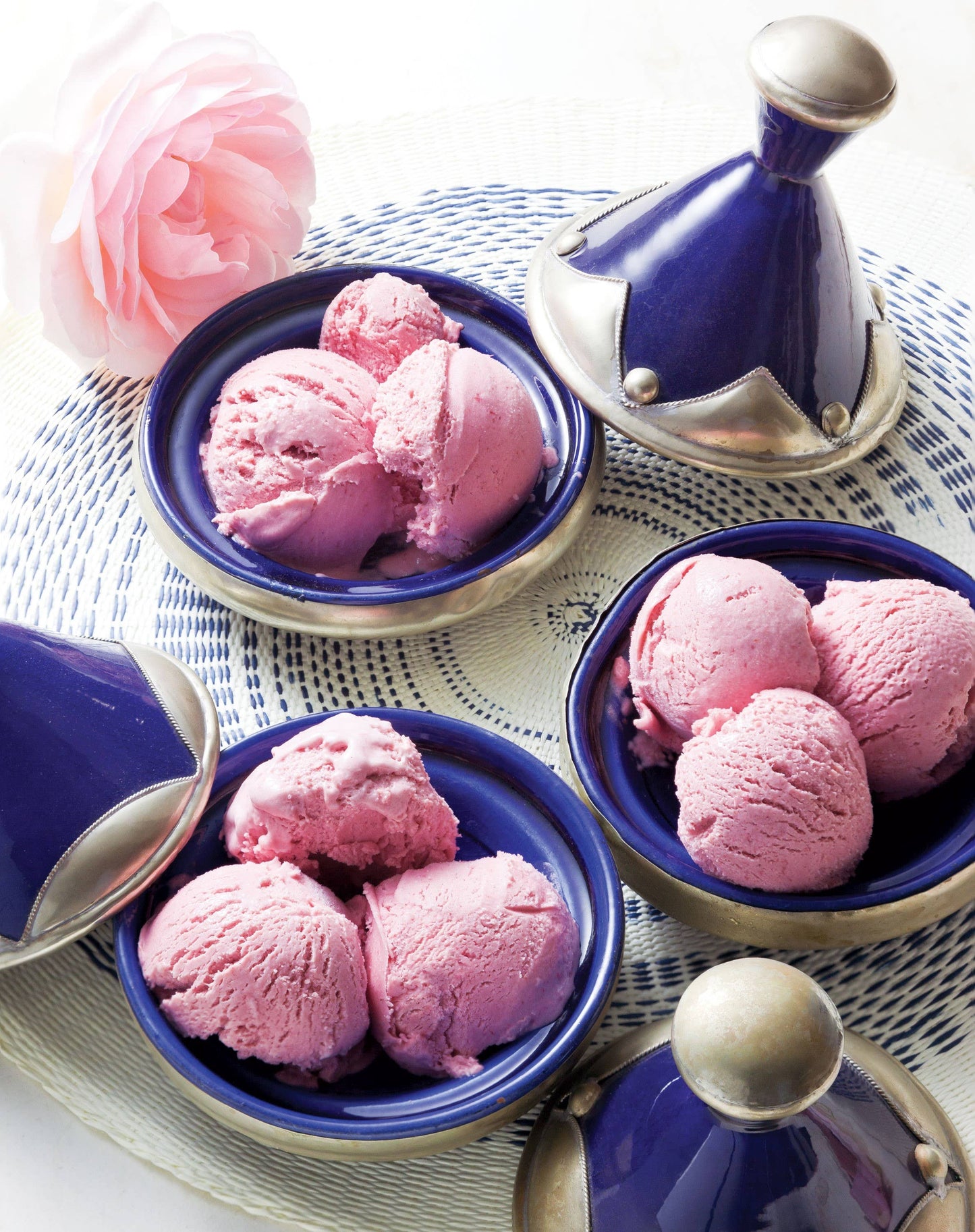 Les Fruits Cookbook: Savory and Sweet Recipes  
