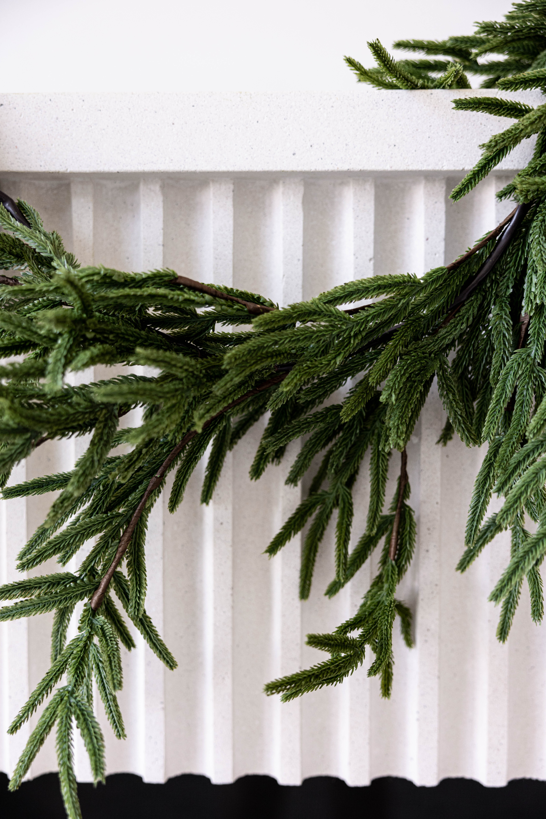 Luxe B Co. Norfolk Pine Garland - Thumbnail 5