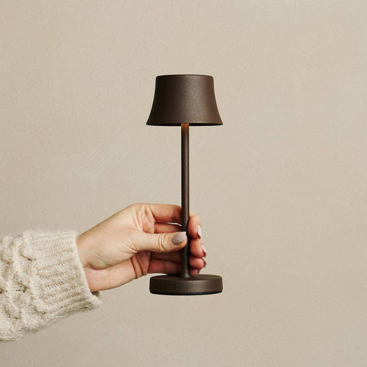 De Pijp Mini Mocha Brown Rechargeable Table Lamp – Wireless Charging, Dimmable Lamp & 3 Light Colors