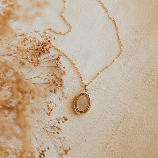 Isabelle Locket Necklace: Gold / 19"