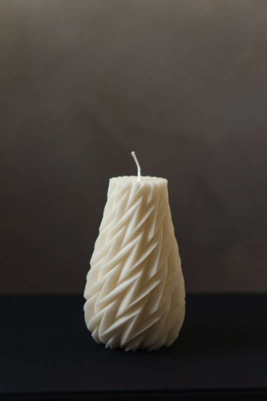 Geometric pillar candle: Light beige