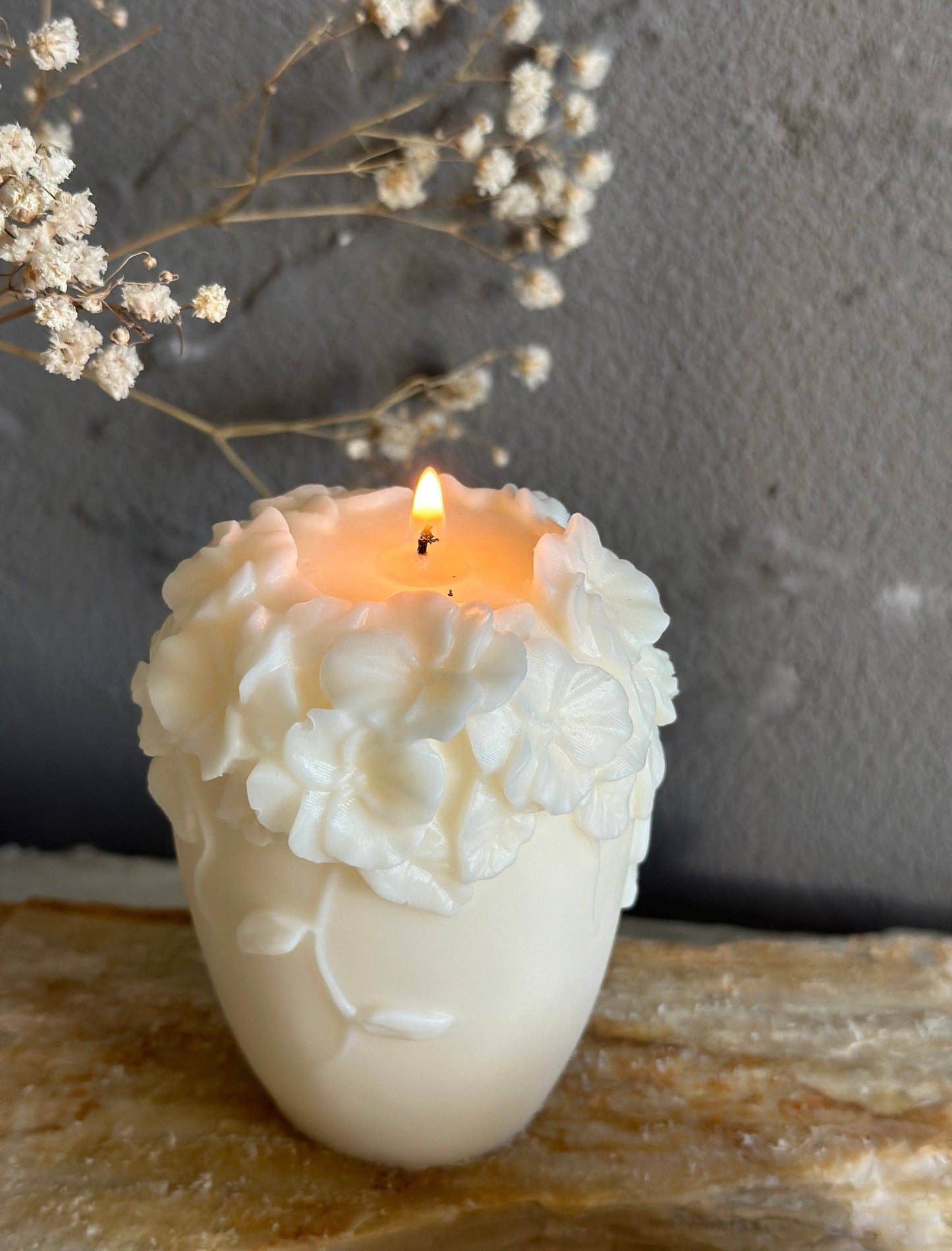 Vase Floral Candle: Eggshell / Unscented / Floral on top