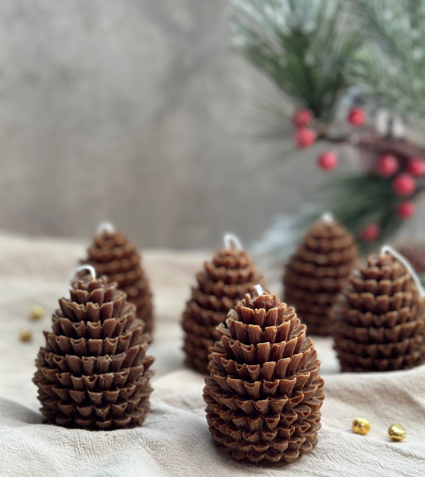 Classic Pine Cone Candle (1pc): Unscented