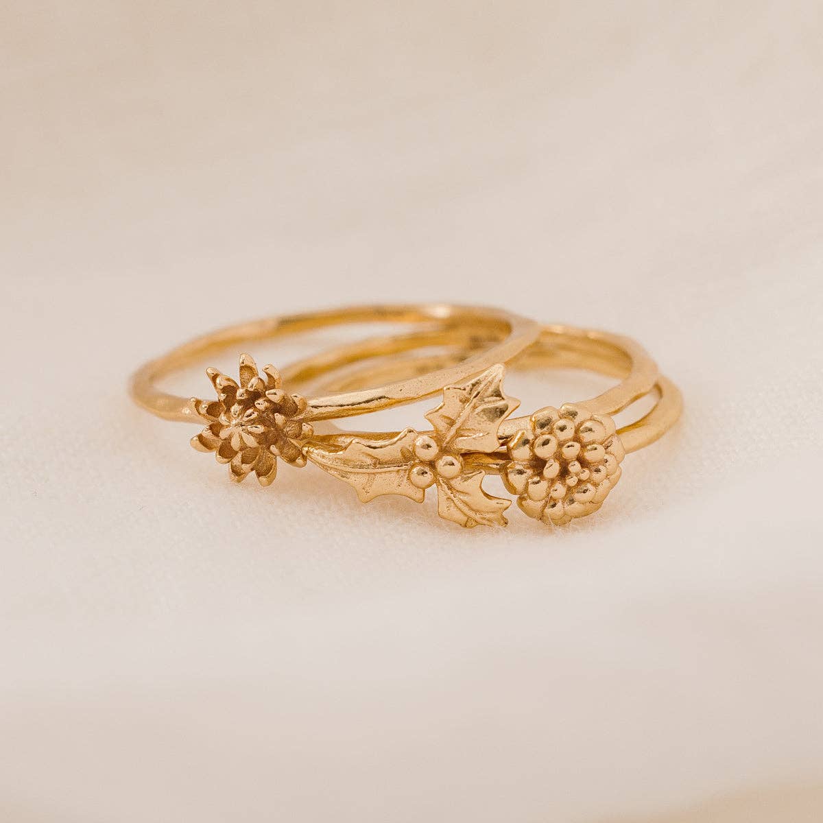 November Birth Flower Ring: Gold Vermeil / 10