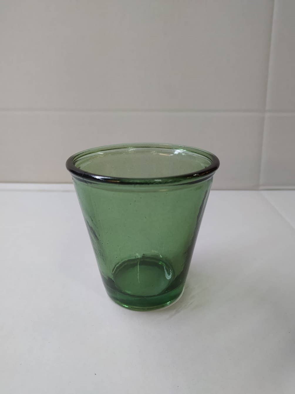 Levin Wine Glass Green: RECYCLED GLASS / Green